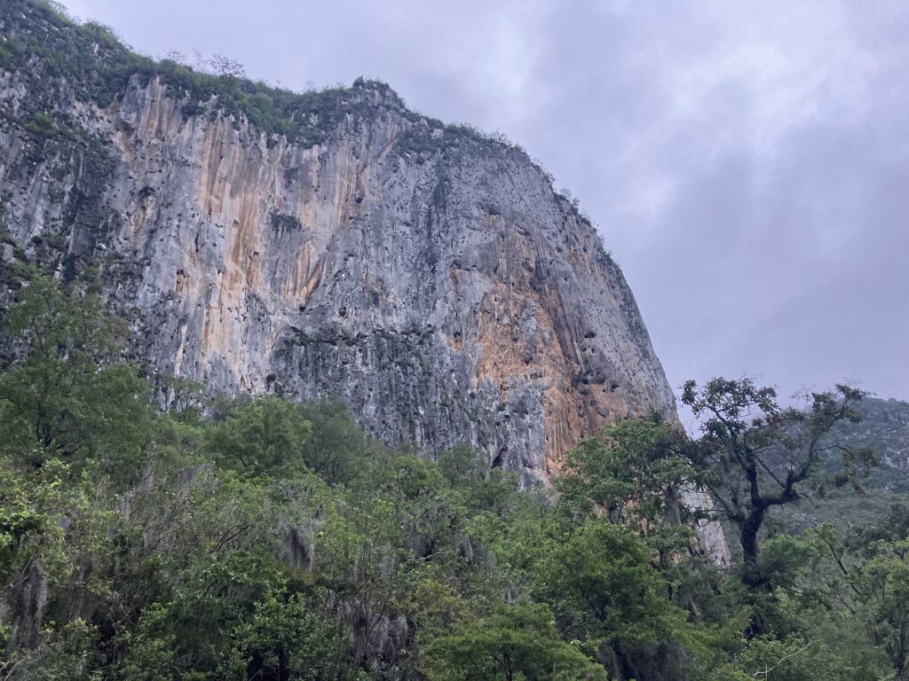 Apoala rock climbing
